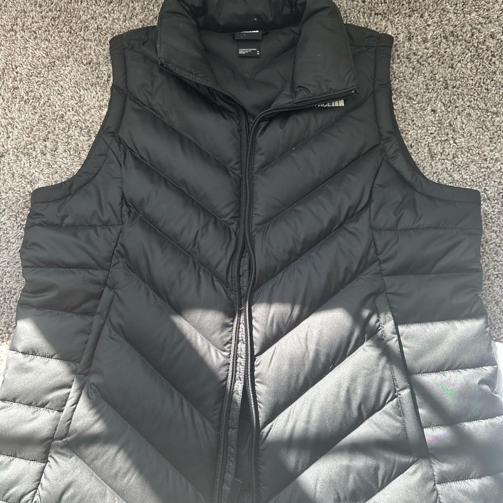 Women’s North face puffer vest